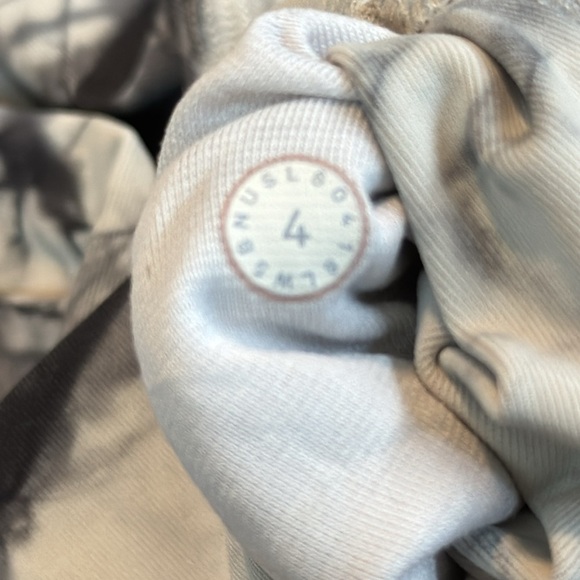 Lululemon Wunder Under HR Tight 28” size 4 - Picture 9 of 11